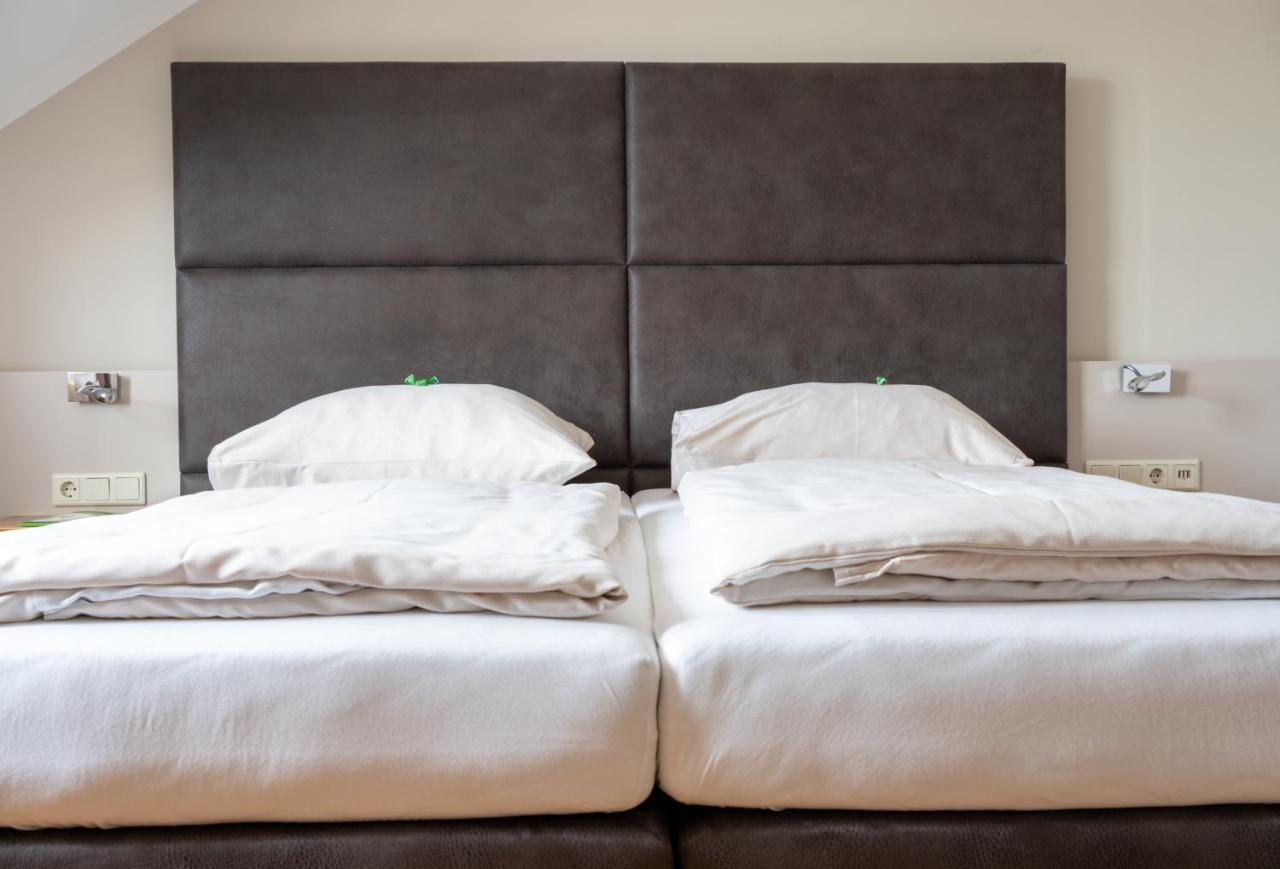 Eee Hotel Перг Экстерьер фото