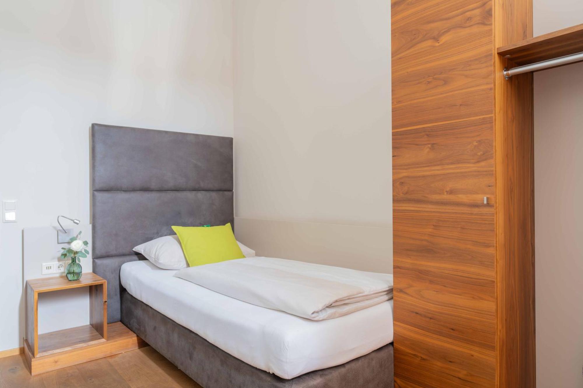 Eee Hotel Перг Экстерьер фото