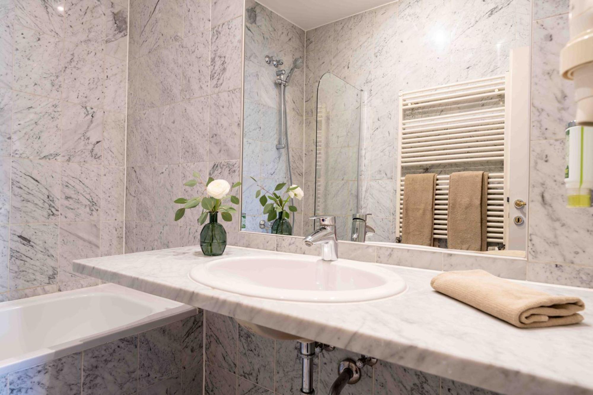 Eee Hotel Перг Экстерьер фото