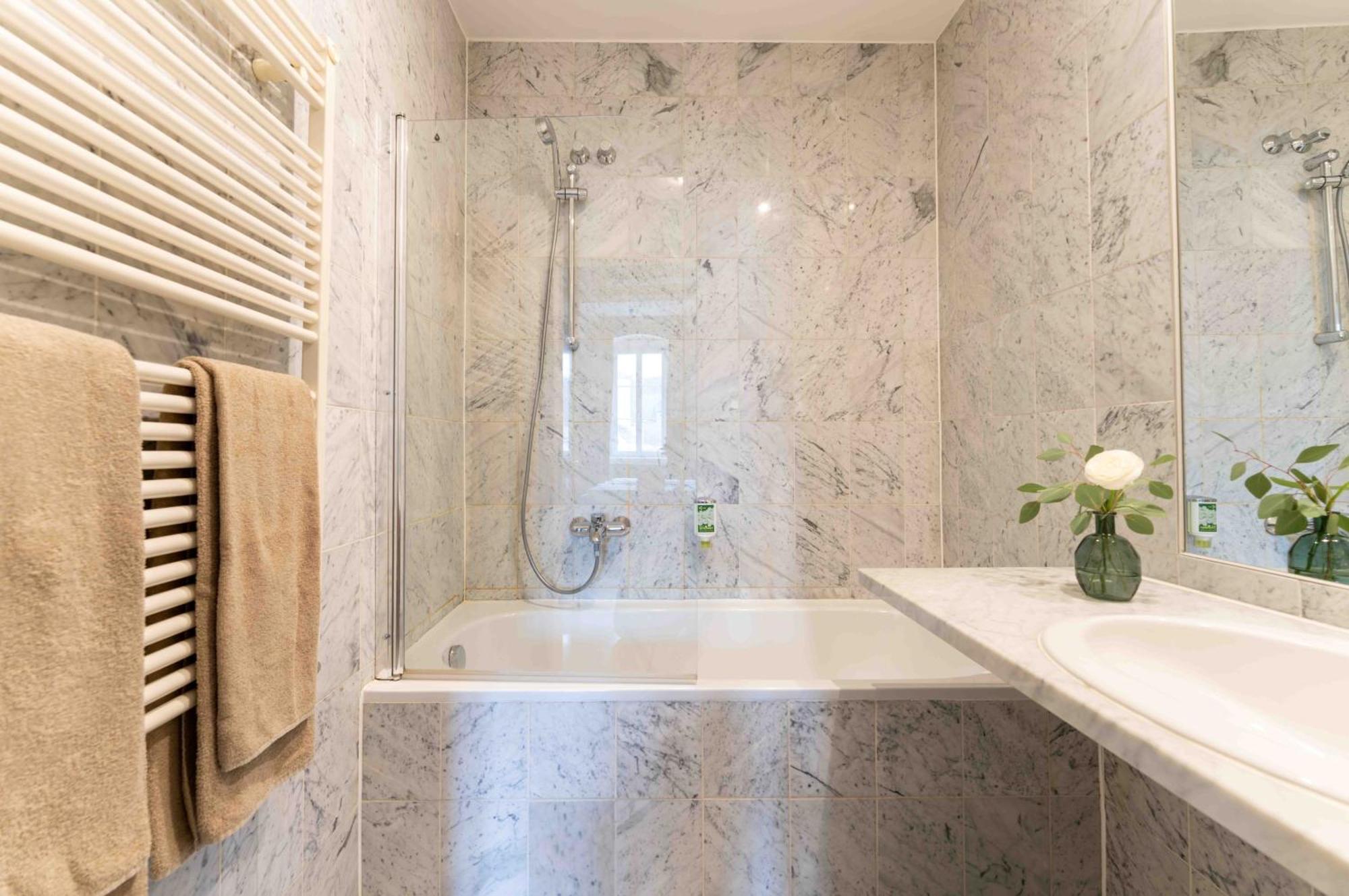 Eee Hotel Перг Экстерьер фото