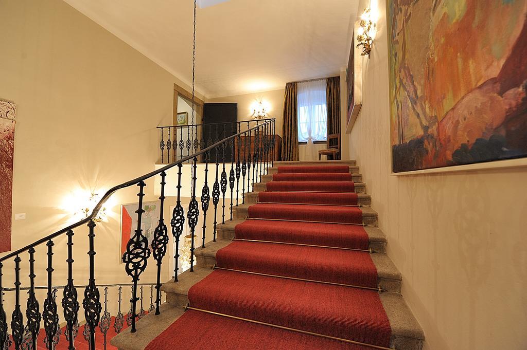 Eee Hotel Перг Экстерьер фото