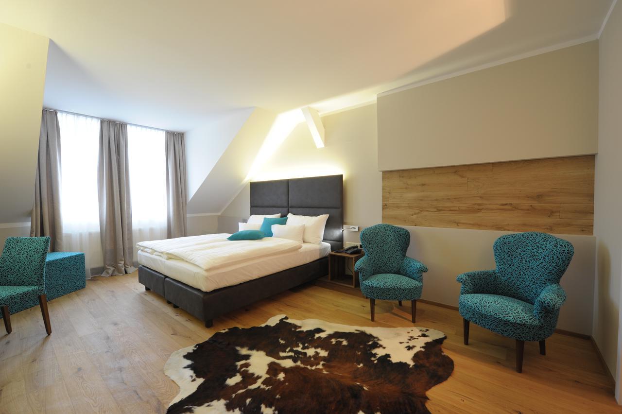Eee Hotel Перг Экстерьер фото