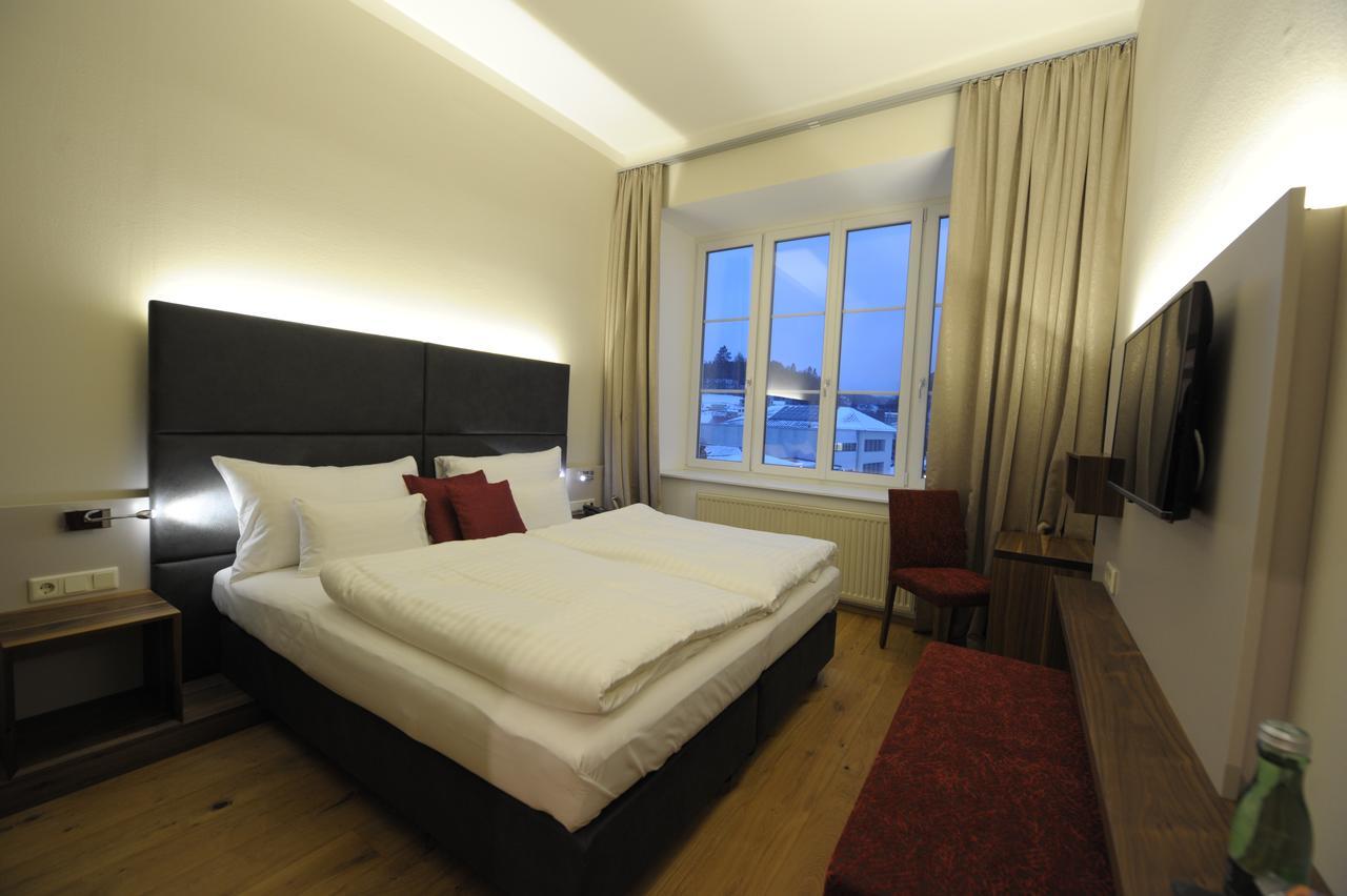 Eee Hotel Перг Экстерьер фото