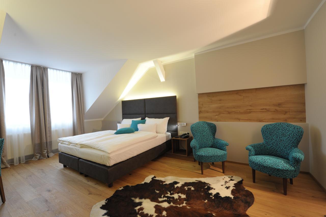 Eee Hotel Перг Экстерьер фото